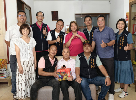 北竿鄉公所、鄉民代表會及塘岐村長林建中到府，祝賀陳孝光先生92歲生日。（圖／文：鄭禮頤）