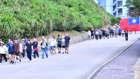 健行迎國慶　東引軍民攜手打造「無菸」健康島