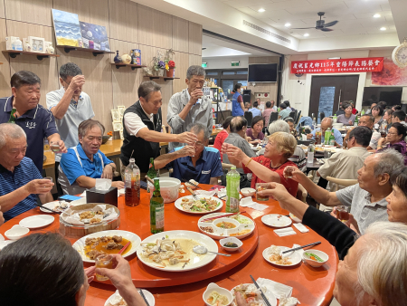 莒光鄉慶祝九九重陽，模範老人陳玉玉，敬老楷模陳耀宗接受表揚。（圖／文：宋幸儒）