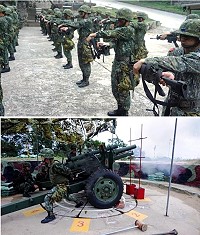 (上圖)人員實施戰備檢查清驗槍。(下圖)105砲班依令實施射擊任務。(圖/文:謝佳宏)