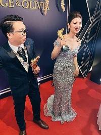 旅台網紅青年林庭旭婚禮設計「金馬五二○(我愛妳)」走金馬獎星光大道及持獎座等元素,親友驚喜連連。(圖:林庭旭臉書專頁)