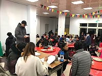 東莒文協年底會員聚餐,28日於老人活動中心展開,同時舉行新年度理監事改選,現場熱鬧不已。(圖/文:蔡夢玲)