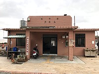 　有數十年歷史的橋仔活動中心近期要展開拆除作業，原址規劃為廣場使用。（圖／文：陳鵬雄）