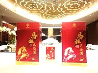 　大陸總經銷馬祖高粱酒珍釀系列，採水立方酒瓶，金紅喜氣色系，有躍馬金色、銀色（發財之意）酒品普飲及送禮、婚宴皆宜。（圖：馬祖酒廠實業公司） （警語：喝酒過量•有礙健康）