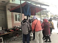 台馬溫差大,旅客出門之前沒做功課,落地才問「馬祖怎麼冷氣開這麼強?」一位導遊近日真的就帶客人去買衣服禦寒。(圖/文:曹重偉)
