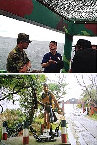 上圖:毛守義民國78年退伍,相隔25年,民國103年與同袍曾回馬祖一遊及參加隊慶,下圖:兩棲連官兵在門口為毛守義豎立塑像。(圖:本報資料圖)