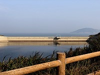 　久旱不雨，北竿水庫水位直直落。（圖／文：陳鵬雄）