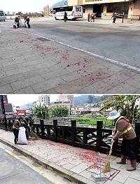介壽村「廿二暝」大繞境,山隴廣場留下滿地鞭炮屑,好在隔天一大早清潔隊員就全力出動,將滿地的紅鞭炮屑清掃乾淨,還給大家原本乾淨的村容。(圖/文:曹重偉)