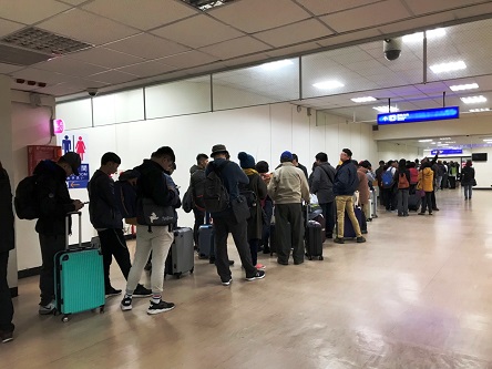 臺馬輪3日晚間248位旅客登輪過安檢。(圖/航港局北部航務中心)