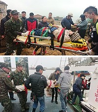 官兵協助傷患運送。(圖/文:陳于軒)