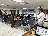 　經濟部中小企業處今年度於北竿鄉塘岐村建構國際化之「文化旅遊數位應用示範推廣街區」計畫，14日晚間舉辦說明會。（圖／文：陳鵬雄）