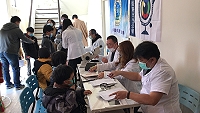 台灣視光視力保健學會副理事長李錫彥率領驗光師團隊抵達西莒,免費為學生檢查視力及配鏡。(圖/文:宋幸儒)