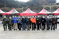 　農曆年腳步近了，海巡署金馬澎分署舉辦110年春節擴大威力掃蕩誓師大會，由分署長廖德成抵馬主持，強調在春節期間將加強查緝走私、非法入出國及中國大陸船舶違法越界等不法情事，強化防堵新冠肺炎、非洲豬瘟等疫情工作。（圖／文：曹重偉）