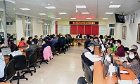 　因應桃園疫情升高，疫情指揮中心召開會議；縣長劉增應裁示即起減少不必要之出差，機場、碼頭恢復體溫檢測，21天之內暫緩群聚活動，包括今年春節團拜及遊藝活動取消（圖／文：曹重偉）