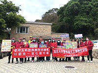春節連假腳步近,連江縣消防局、鳳凰志工隊及台電馬祖區處服務隊提前溫馨出擊,前往津沙村宣導注意用火用電安全及一氧化碳中毒,免費做線路檢測,祝福鄉親平安過好年。(圖/文:曹重偉)