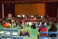 　北科大馬祖服務隊冬令營進行結業式及成果發表，北科大學生為小朋友帶來熱情舞蹈，現場氣氛十分歡樂。（圖／文：吳嘉榮）