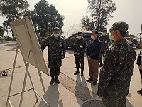 劉縣長視導防疫整備，聽取現況報告。（圖／文：賴閩蝶）
