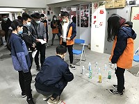 　北科大馬祖服務隊舉辦夜市闖關活動，許多大朋友小朋友一起參與同樂。（圖／文：吳嘉榮）