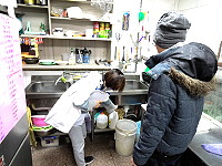 農曆年節將至,衛福局進行年節食品抽驗及標示查核,共計抽驗32件產品,檢驗結果均符合規定,鄉親可以放心購買。(圖:連江縣衛生福利局)