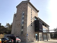 　北竿綜合社福館1樓規劃為幼托使用，預估今年下半年開始營運。（圖／文：陳鵬雄）