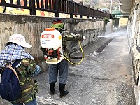 北竿鄉公所近日巡迴各村公共區域執行預防性消毒工作。(圖/文:陳鵬雄)