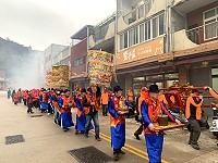 　北竿宮廟元宵迎神遶境，各廟神轎齊聚遶境祈福，塘岐、后澳全村歡騰。（圖／文：馮紹夫）