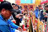 東引鄉「白馬尊王」遶境祈福,軍民共同營造慶典歡樂氣氛,展現地方信仰文化特色。(圖/文:陳其敏)