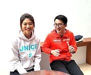 阿里巴巴國際站2021台灣跨境電商達人賽在台北舉辦,從百家企業中挑選出20家進入決賽。「久奈司JNICE」成立於2009年,是台灣第一個以精品為定位而創立的羽球品牌,由夫妻李鑑珉、游娮熙共同創業。(圖:李鑑珉)