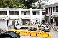 　台北郵局已將馬祖郵局舊址（白色建物，原宿舍區域）上網公告出租，面積438.6平方公尺（領有舊有房屋證明）。（圖／文：曹重偉）
