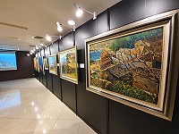 旅台鄉親曹松清4日起在SOGO百貨中壢店10樓特別活動廳推出作品展,主題為《跳島X眺島》,展期至3月14日止,歡迎臺馬鄉親抽空前往欣賞。(圖:曹松清)
