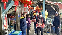 西坵彣大王廟迎接陳元帥到府作客,擺暝迎神活動熱鬧登場。(圖/文:宋幸儒)