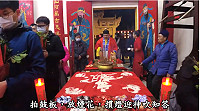 雲台樂府製作馬祖原創童謠《擺暝迎神》歌詞暨福澳、山隴境廟會活動播放,增添酬神歡樂氣氛。(圖:王筱君、雲台樂府)