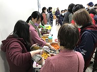　產發處推出馬祖冬季三寶泡菜研習活動，讓大白菜、高麗菜、白蘿蔔變成不同口感的美味食物，受到大家的喜愛。（圖／文：吳嘉榮）