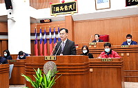 　議會第7屆第7次臨時會開議，由縣長劉增應進行智慧幸福島建置現況－海上交通及智慧停車規劃事宜、新臺馬輪建造進度兩項專案報告；議員提出質詢。（圖／文：曹重偉）
