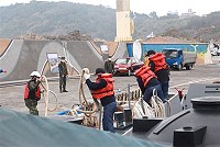 海軍合春艇執行運水任務。(圖:青年日報網站)