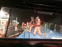 陸船拖帶快艇越界不法載運物資,馬祖海巡強勢攔檢押回阻止闖關。(圖:馬祖海巡隊)