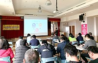 加強警察人員對於處理自殺傾向、憂鬱症及精神病患相關知能,衛福局於警察局5樓禮堂舉辦憂鬱防治與精神病患緊急送醫流程教育訓練,由台灣憂鬱症防治協會理事長張家銘醫師主講。(圖:連江縣衛福局、警察局)