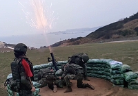 操演官兵實施81迫擊砲發射實況。(圖/文:余竣鎧)