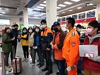 　馬管處18日進行110年度第一季馬祖地區旅遊安全聯合宣導活動，加強自由行旅客機車騎乘安全及防疫宣導。（圖：馬管處）