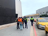 監、警路邊聯合稽查重點取締非法營業車、違法加裝。(圖:連江監理站)