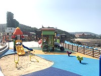 　南竿珠螺共融式公園遊戲設施全新完工，提供更安全、更具遊戲性的遊具。（圖／文：馮紹夫）