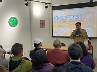 　《戰地36 金馬戒嚴民主運動實錄》作者陳永富15日晚間新書座談會，地區民主運動前輩出席座談分享。（圖／文：馮紹夫）