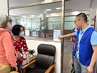 　節電宣導活動抵達西莒，協助鄉親電器汰舊換新補助、節電競賽申請，落實節電行動。（圖／文：宋幸儒）