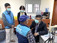 　衛福局商請振興醫院心臟內科醫師黃文彬、瑞民眼科中心醫師凌瑞中、瑞光眼科中心醫師莊淑斐為馬祖鄉親服務。（圖／文：陳鵬雄）