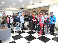 縣長劉增應訪視東引中柱碼頭行政旅運中心等多項工程,並走訪南澳村落與酒廠展示中心等地方,與鄉親、遊客輕鬆聊天話家常。(圖/文:陳其敏)