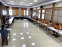 疫情升溫,莒光鄉公所17日召開新冠肺炎防疫會議,共同討論疫情應變措施。(圖/文:宋幸儒)