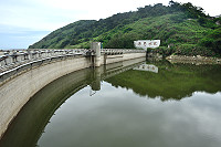 梅雨鋒帶來顯著降雨,東引東湧水庫水位持續上升,蓄水量百分比達65%。(圖/文:陳其敏)