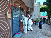 縣疫情指揮中心26日召開第48次防疫視訊會議決議加強疫情3級戒備暨全面就確診者(案5774)足跡展開消毒。(圖:曹重偉、連江縣疫情指揮中心)