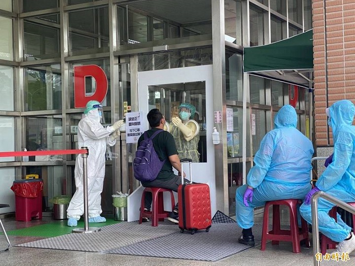 入境旅客參與金門執行快篩比例越來越高。(圖:自由時報)