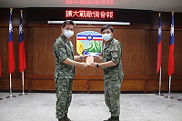 指揮官表揚近期工作有功人員。(圖/文:莊媛婷)